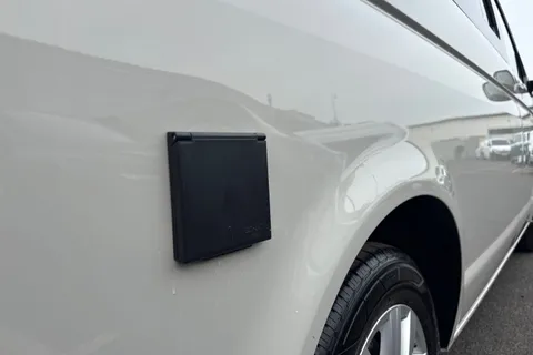 29 of 64 for Volkswagen Transporter 2.0 TDI 110 Highline 4 Berth Camper