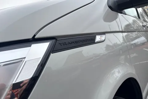 32 of 64 for Volkswagen Transporter 2.0 TDI 110 Highline 4 Berth Camper