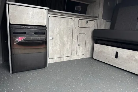 37 of 64 for Volkswagen Transporter 2.0 TDI 110 Highline 4 Berth Camper