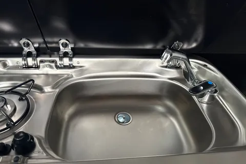 41 of 64 for Volkswagen Transporter 2.0 TDI 110 Highline 4 Berth Camper