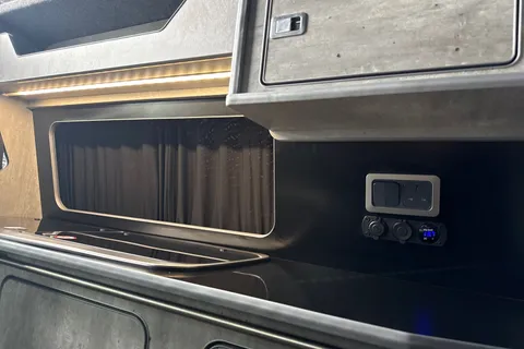 47 of 64 for Volkswagen Transporter 2.0 TDI 110 Highline 4 Berth Camper