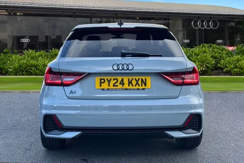 PY24KXN Audi A1 Black Edition 25 TFSI 95 PS 5-speed Thumbnail #5