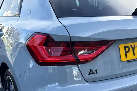 PY24KXN Audi A1 Black Edition 25 TFSI 95 PS 5-speed Thumbnail #9