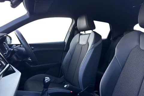 PY24KXN Audi A1 Black Edition 25 TFSI 95 PS 5-speed Thumbnail #17