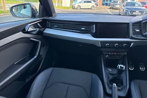 PY24KXN Audi A1 Black Edition 25 TFSI 95 PS 5-speed Thumbnail #21