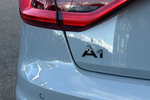 PY24KXN Audi A1 Black Edition 25 TFSI 95 PS 5-speed Thumbnail #30