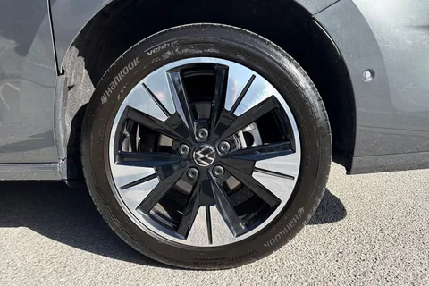 PF75AUU Volkswagen Multivan 2.0 TDI Style 5dr LWB DSG Thumbnail #12