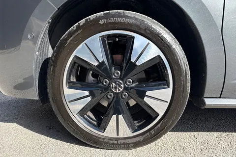 PF75AUU Volkswagen Multivan 2.0 TDI Style 5dr LWB DSG Thumbnail #13