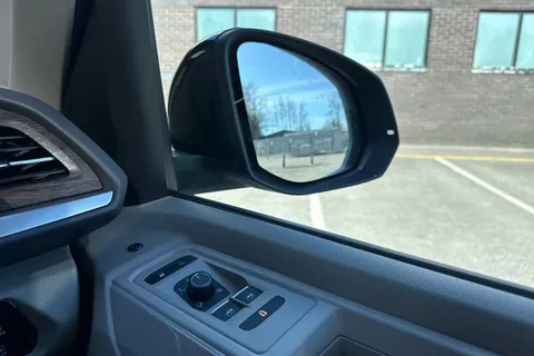 PF75AUU Volkswagen Multivan 2.0 TDI Style 5dr LWB DSG Thumbnail #21