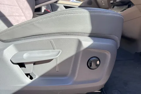 PF75AUU Volkswagen Multivan 2.0 TDI Style 5dr LWB DSG Thumbnail #25