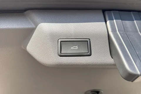 PF75AUU Volkswagen Multivan 2.0 TDI Style 5dr LWB DSG Thumbnail #33