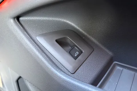 PF75AUU Volkswagen Multivan 2.0 TDI Style 5dr LWB DSG Thumbnail #42