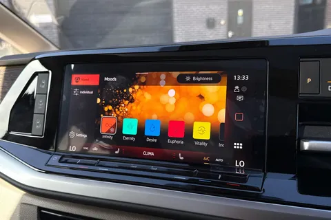 PF75AUU Volkswagen Multivan 2.0 TDI Style 5dr LWB DSG Thumbnail #54