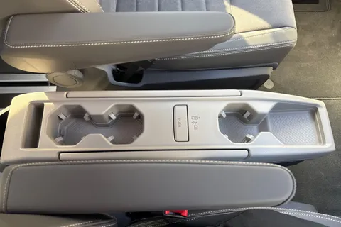 PF75AUU Volkswagen Multivan 2.0 TDI Style 5dr LWB DSG Thumbnail #59