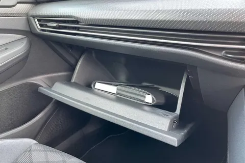 CX73ONH Volkswagen Golf 1.5 TSI (130ps) R-Line EVO Thumbnail #46