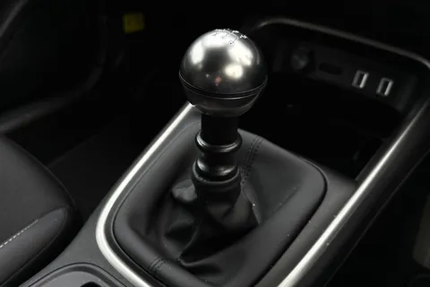 GU75LMF Jeep Avenger 1.2 Summit Euro 6 (s/s) 5dr Thumbnail #23