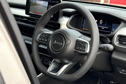 GU75LMF Jeep Avenger 1.2 Summit Euro 6 (s/s) 5dr Thumbnail #31