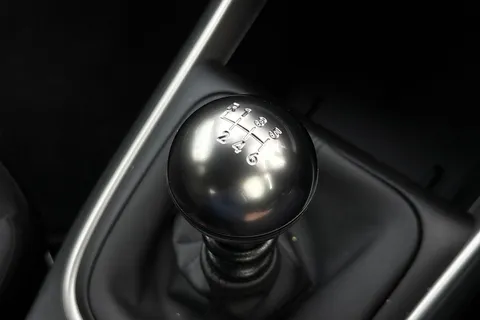 GU75LMF Jeep Avenger 1.2 Summit Euro 6 (s/s) 5dr Thumbnail #41