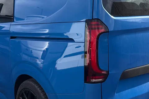 MF26FJU Volkswagen Campervan Commerce PRO auto Thumbnail #16