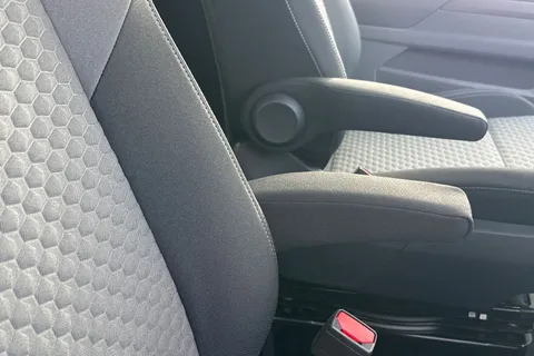 MF26FJU Volkswagen Campervan Commerce PRO auto Thumbnail #34