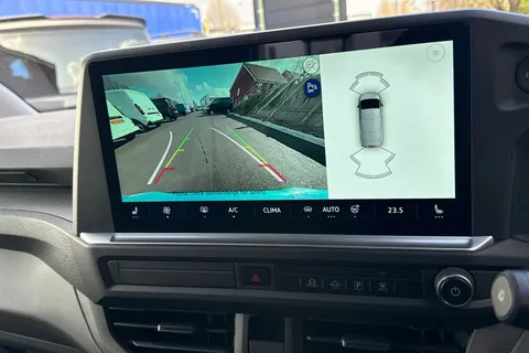 MF26FJU Volkswagen Campervan Commerce PRO auto Thumbnail #37