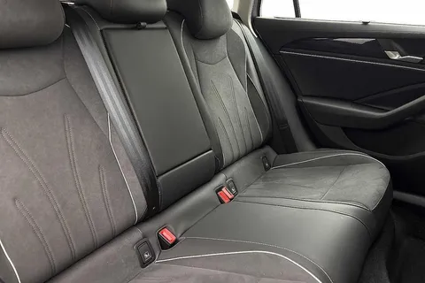 DK75YNS Volkswagen Passat 1.5 TSI eHybrid Life 5dr DSG ⭐Folding tow bar⭐ Thumbnail #10