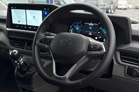 BG25EFB Volkswagen Transporter Commerce Plus 2.0 TDI 110 PS 6sp Manual Thumbnail #12