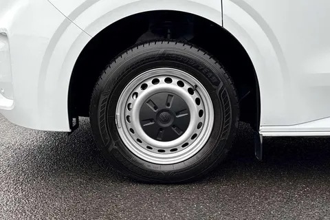 BG25EFB Volkswagen Transporter Commerce Plus 2.0 TDI 110 PS 6sp Manual Thumbnail #21