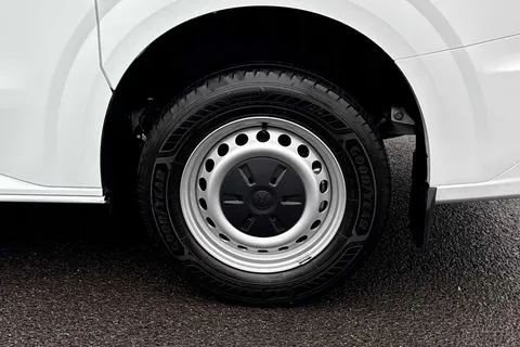BG25EFB Volkswagen Transporter Commerce Plus 2.0 TDI 110 PS 6sp Manual Thumbnail #22