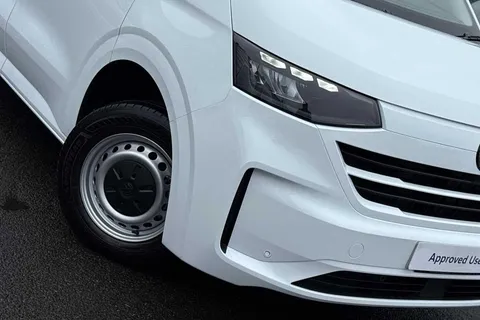 BG25EFB Volkswagen Transporter Commerce Plus 2.0 TDI 110 PS 6sp Manual Thumbnail #28