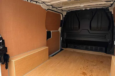 BG25EFB Volkswagen Transporter Commerce Plus 2.0 TDI 110 PS 6sp Manual Thumbnail #39