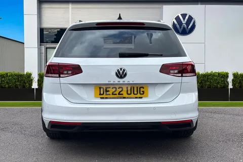 DE22UUG Volkswagen Passat 1.5 TSI EVO SEL 5dr DSG Thumbnail #5