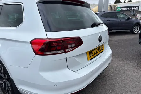 DE22UUG Volkswagen Passat 1.5 TSI EVO SEL 5dr DSG Thumbnail #9