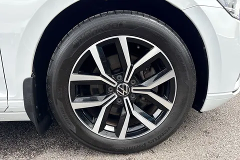 DE22UUG Volkswagen Passat 1.5 TSI EVO SEL 5dr DSG Thumbnail #11