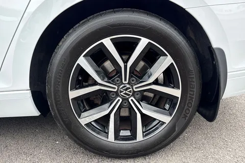 DE22UUG Volkswagen Passat 1.5 TSI EVO SEL 5dr DSG Thumbnail #12