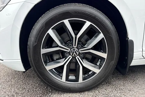 DE22UUG Volkswagen Passat 1.5 TSI EVO SEL 5dr DSG Thumbnail #13