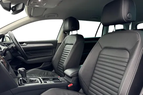 DE22UUG Volkswagen Passat 1.5 TSI EVO SEL 5dr DSG Thumbnail #17