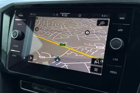 DE22UUG Volkswagen Passat 1.5 TSI EVO SEL 5dr DSG Thumbnail #18