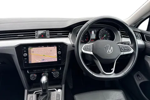 DE22UUG Volkswagen Passat 1.5 TSI EVO SEL 5dr DSG Thumbnail #19