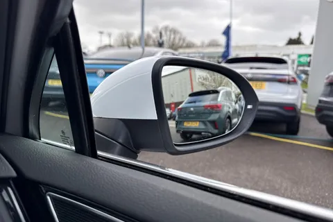 DE22UUG Volkswagen Passat 1.5 TSI EVO SEL 5dr DSG Thumbnail #39