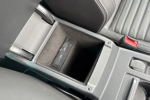 DE22UUG Volkswagen Passat 1.5 TSI EVO SEL 5dr DSG Thumbnail #41