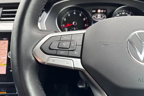 DE22UUG Volkswagen Passat 1.5 TSI EVO SEL 5dr DSG Thumbnail #43