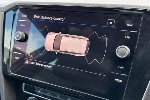 DE22UUG Volkswagen Passat 1.5 TSI EVO SEL 5dr DSG Thumbnail #46