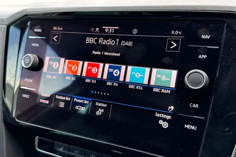 DE22UUG Volkswagen Passat 1.5 TSI EVO SEL 5dr DSG Thumbnail #48