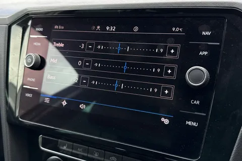 DE22UUG Volkswagen Passat 1.5 TSI EVO SEL 5dr DSG Thumbnail #55