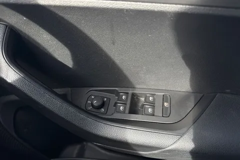 DC69RVV Škoda Karoq 1.0 TSI SE Euro 6 (s/s) 5dr Thumbnail #19