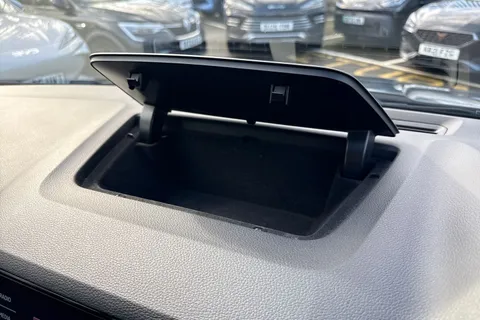 DC69RVV Škoda Karoq 1.0 TSI SE Euro 6 (s/s) 5dr Thumbnail #41