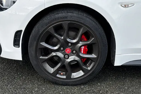 WD67MZG Abarth 124 Spider 1.4 MultiAir Auto Euro 6 2dr Thumbnail #16