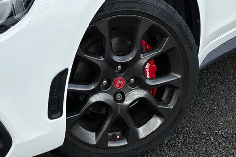 WD67MZG Abarth 124 Spider 1.4 MultiAir Auto Euro 6 2dr Thumbnail #30
