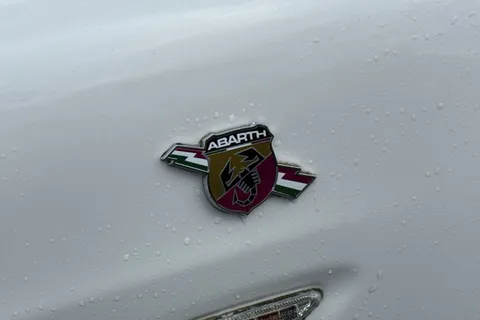 WD67MZG Abarth 124 Spider 1.4 MultiAir Auto Euro 6 2dr Thumbnail #31